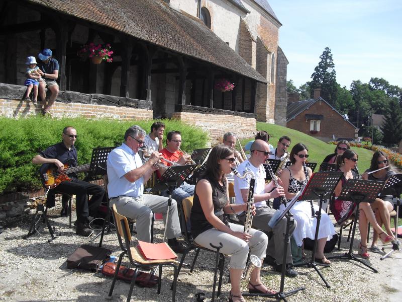 Jazz au Marché par l'Harmonie Chorale de Brinon 2012