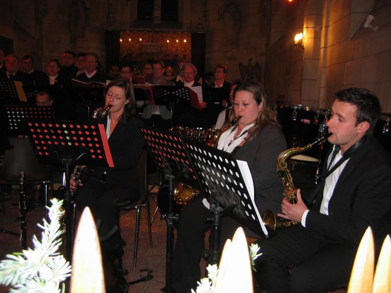 Musiciens pendant le concert de l'Harmonie Chorale de Brinon Noel 2009